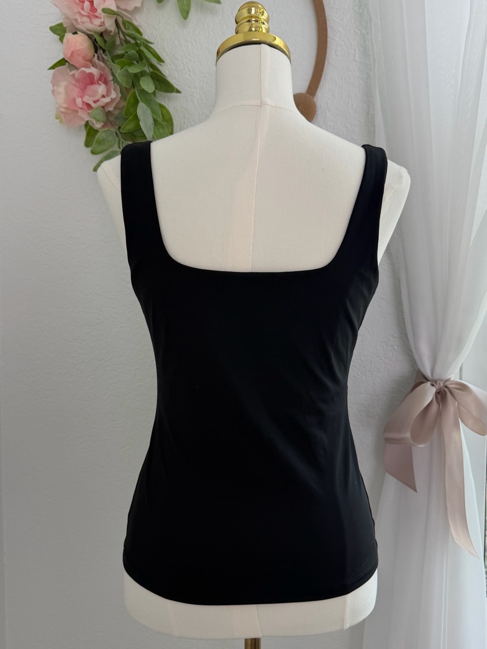 NEW Blackmilk Matte Black Reversible Tank Top Scoop / Square Neck Size M - Picture 5 of 8